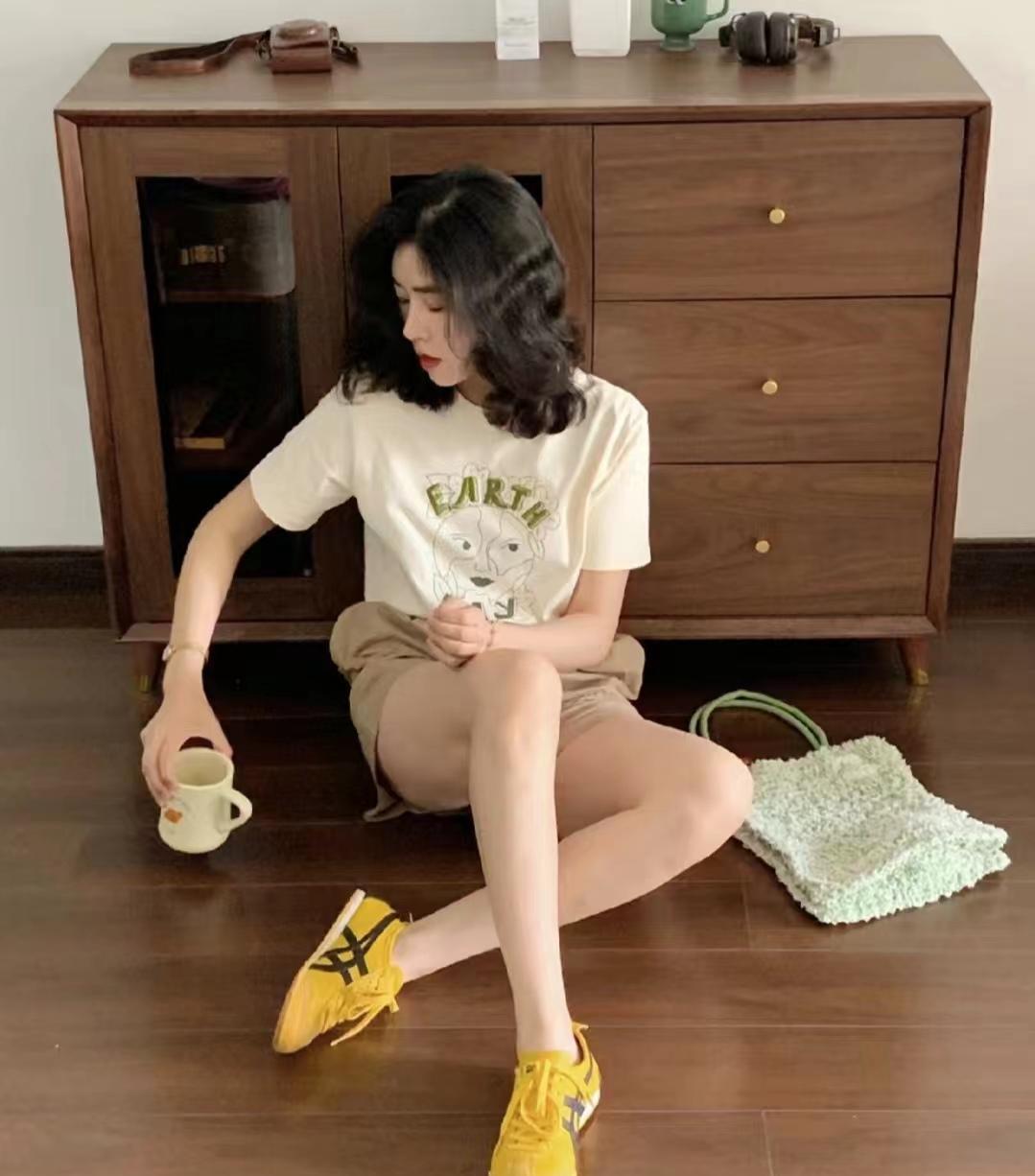 高腰短裤搭配什么上衣韩系