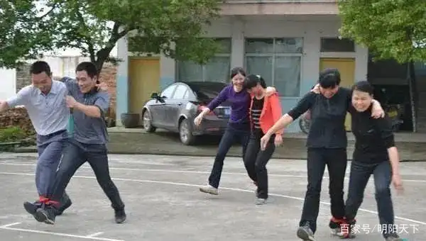 两人三足的游戏流程
