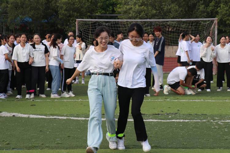 两人三足的游戏流程