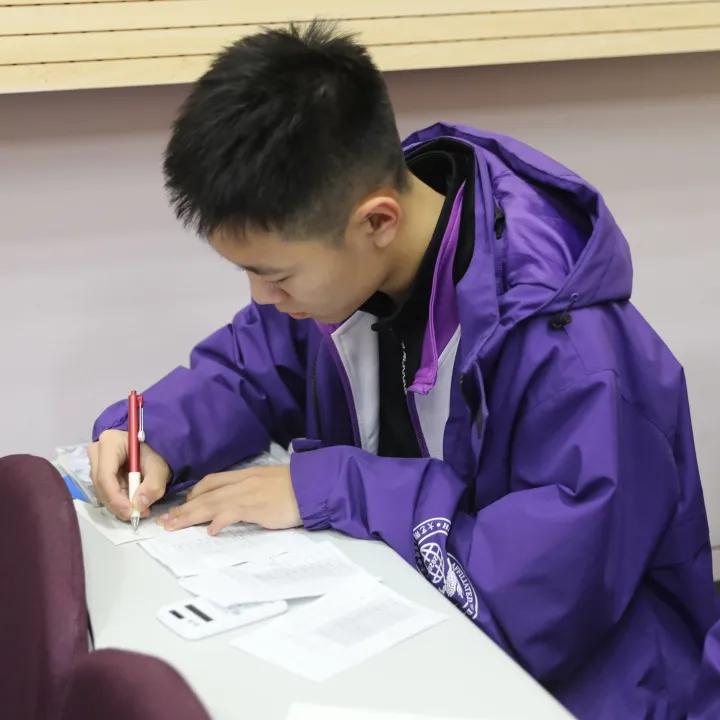 青春逢盛世,奋斗正当时