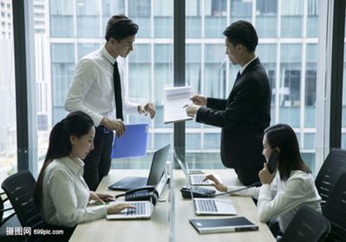 SEO培训：助力企业实现互联网营销的无限可能,郑州如何优化网站推广