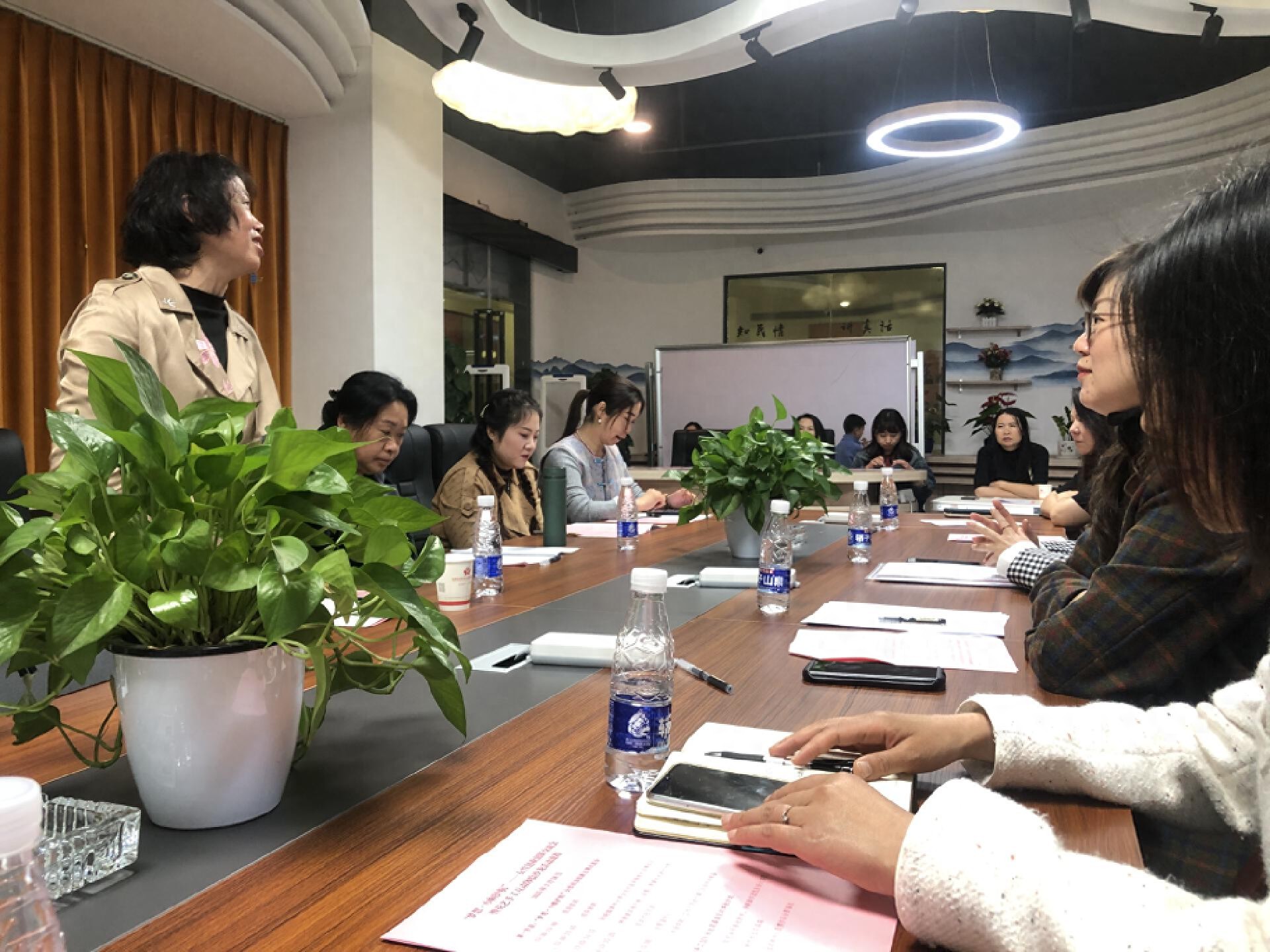 30余名女企业家齐聚斗南 共话女性创业创新