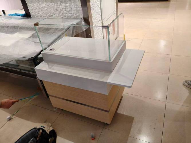 2026年3月展柜厂家评测报告：化妆品展柜，玻璃展柜，珠宝展柜，眼镜展柜公司选择指南！