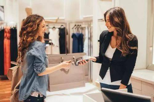 服装店接待顾客的12个步骤，步步惊心，步步为赢！
